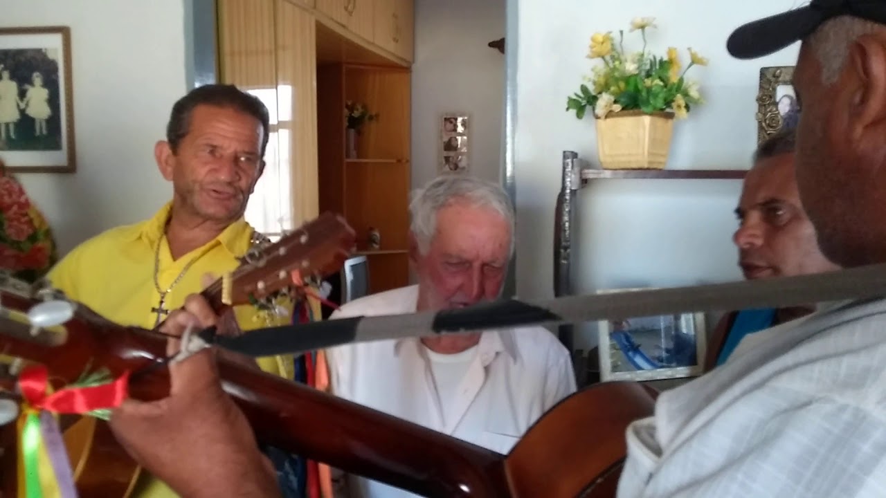 Companhia de Santos Reis de Heliodora na casa de Waldir Damasceno