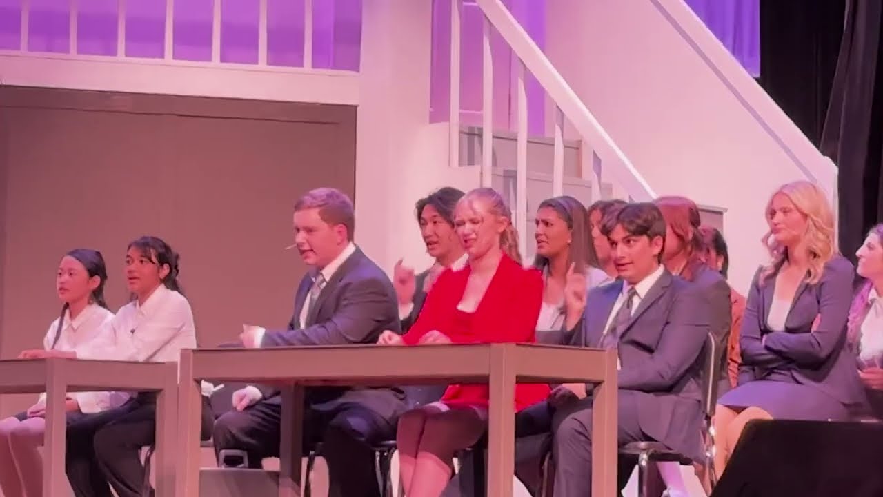 Hailey Olints as Elle Woods - Legally Blonde the Musical - 