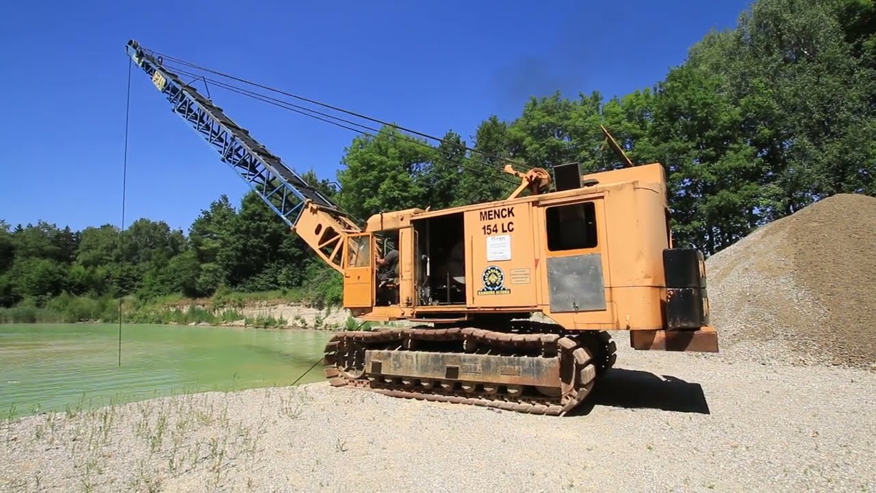 Menck M154LC dragline digging gravel PART 1