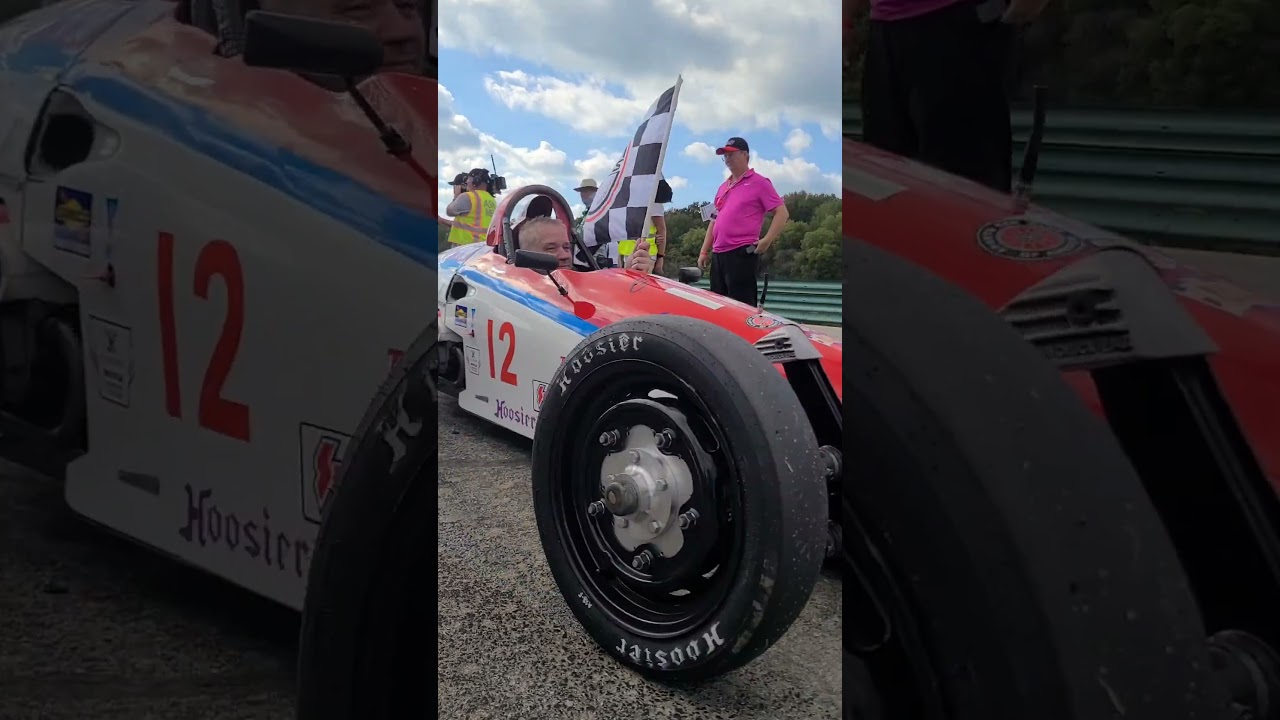 For the 3rd time in 5 years, Andrew Whitston is your Formula Vee Champion! #sccarunoffs #funwithcars