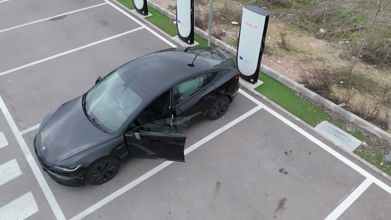 Vista aérea Supercharger Ocaña, Toledo - AVIA - 4K HDR
