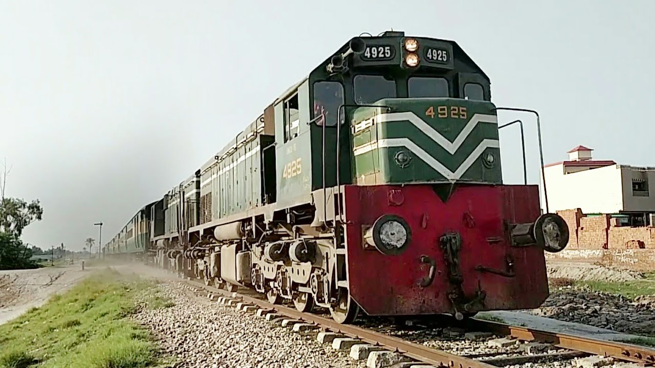 Couple of GMCU-15 4925+4909 with Roaring Whistle Leading 130 Dn Thal Express From Sanawan