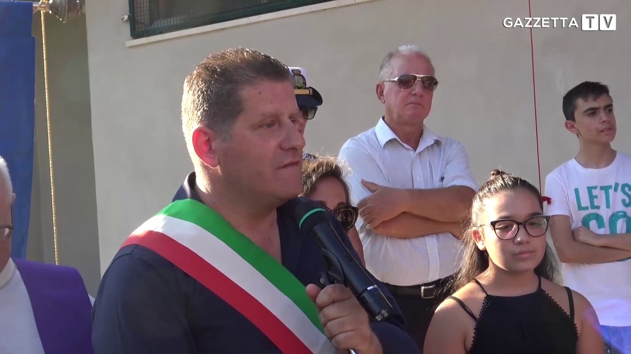 Antillo, cerimonia di intolazione del campo di calcio a Carmelo Smiroldo