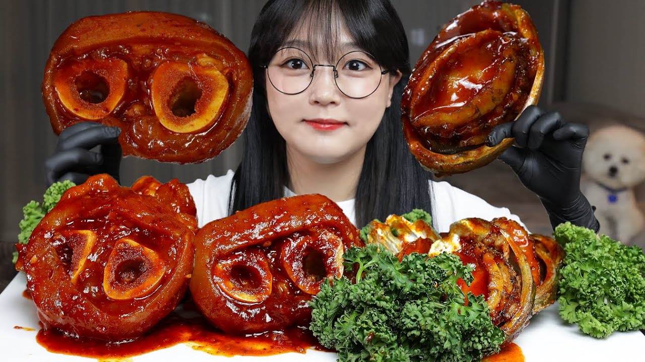 Острые тушеные говяжьи ножки с морскими ушками🔥Mukbang Asmr