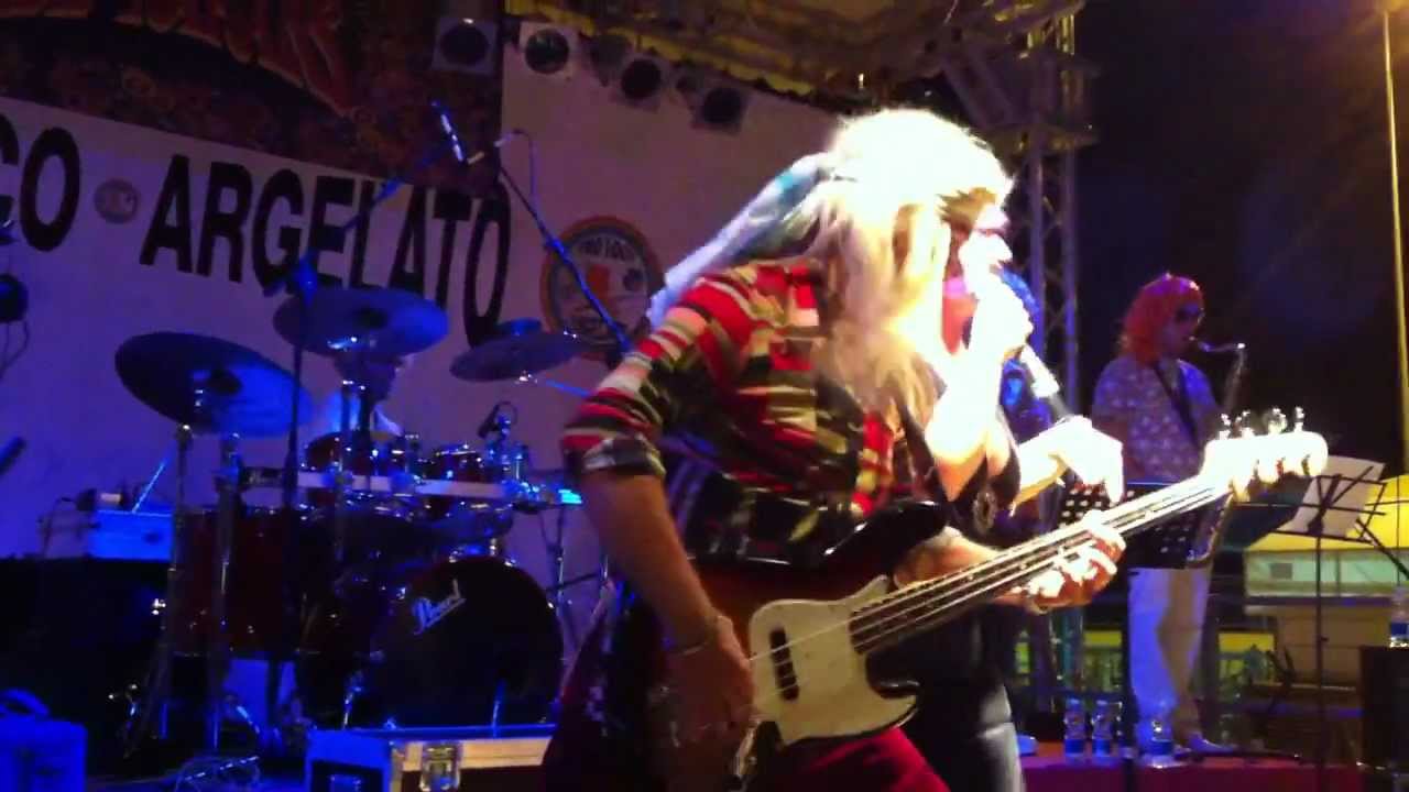 FUNO 25/08/2012.ZE TAFANS in corcerto video Nick Sansubrino;youtube.thenicolino55
