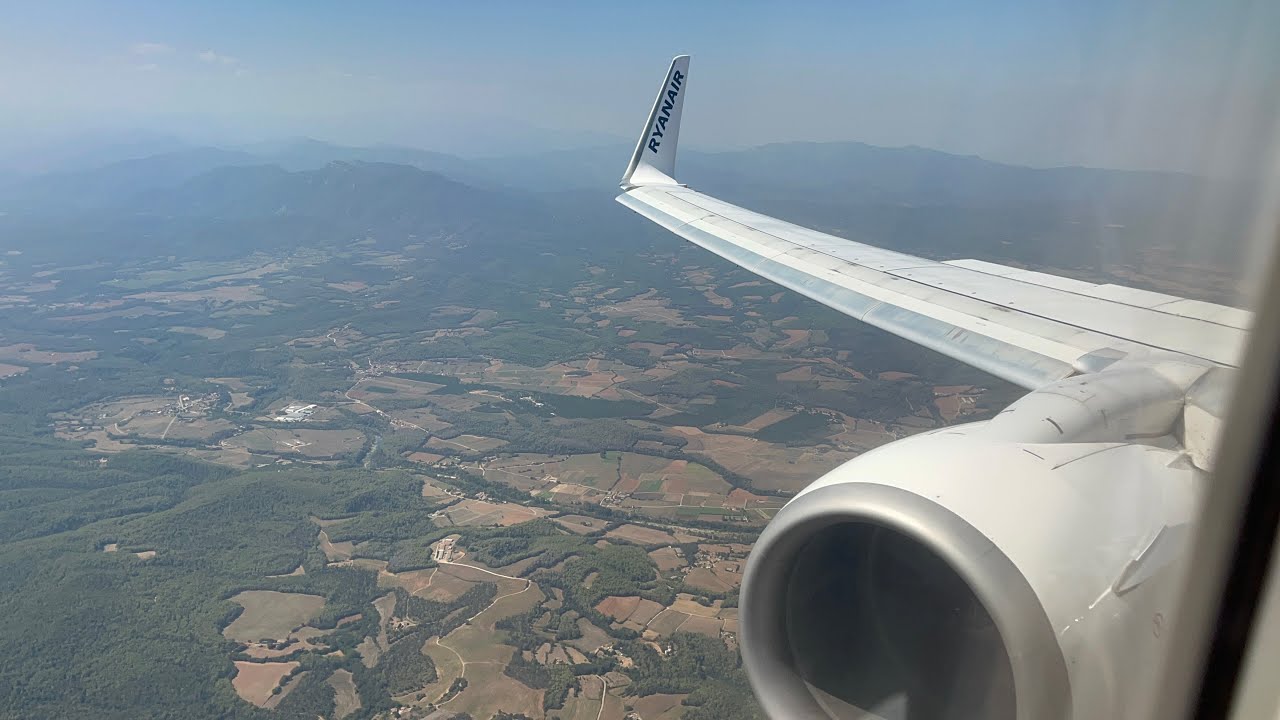 HOT LANDING | Ryanair B737-800 Landing at Girona Costa Brava Airport