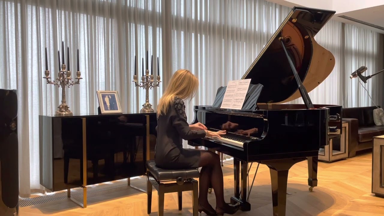 Mujde Doenyas - Her Şeyi Yak ( Sezen Aksu)-piyano