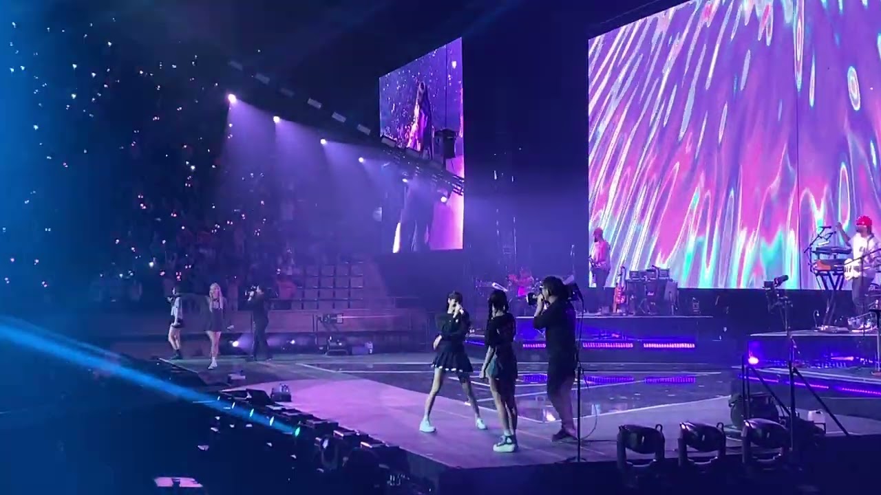 Blackpink - Yeah Yeah Yeah (live @ Barcelona) 05.12.22