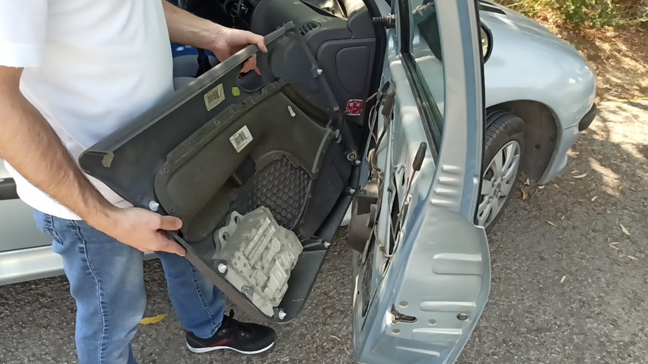 Peugeot 206 Ön Kapı Döşemesi Nasıl Sökülür , Hoparlör Nasıl Değiştirilir
