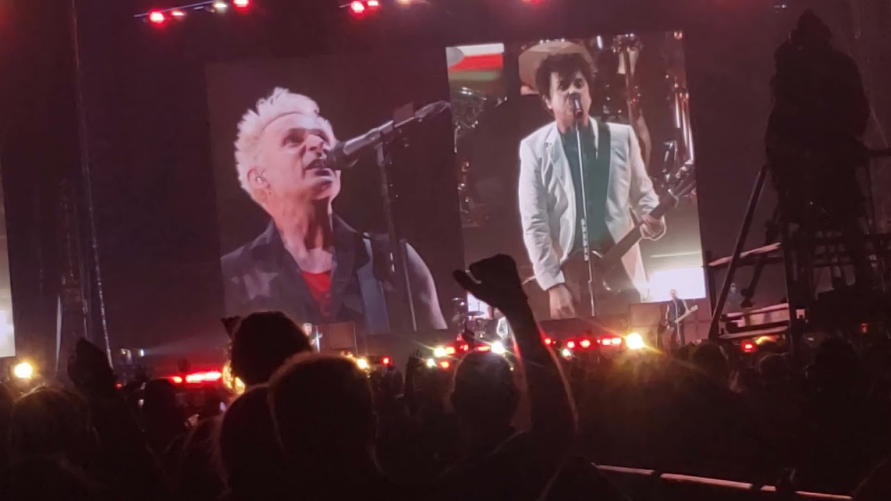 Green Day- Intro/American Idiot- Hella Mega Tour- live in Dallas