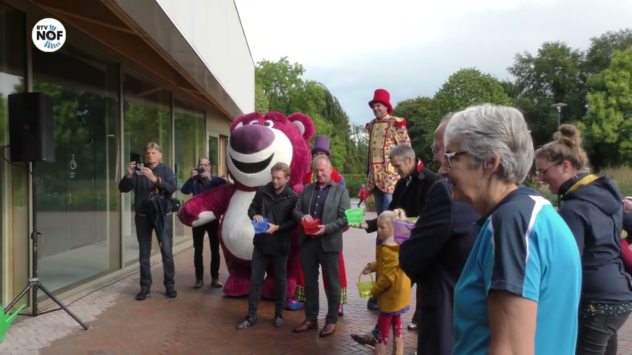 Feestelijke opening zwembad De Kûpe