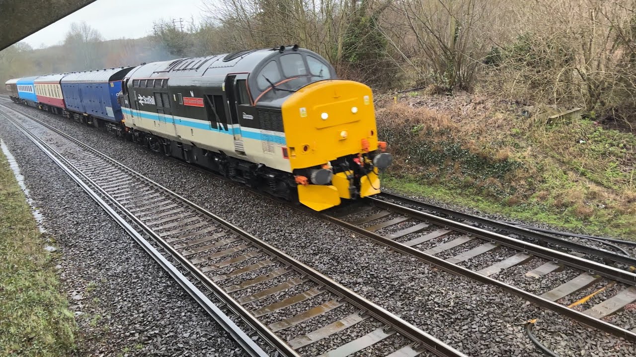 Class 37 | 37401 &lsquo;Mary Queen of Scots&rsquo; | Locomotive Services Limited - LSL