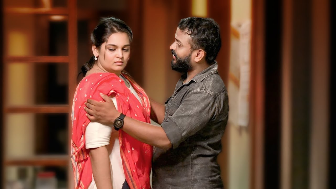 ഒരു ഉമ്മ കിട്ടിയപ്പോൾ ദേഷ്യമെല്ലാം മാറിയല്ലേ | Malayalam Movie | Love Scene #clips #love #movie #yt