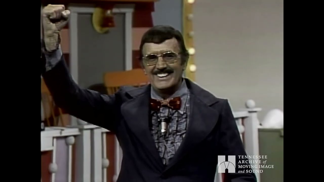 Archie Campbell Hosts Game Show 