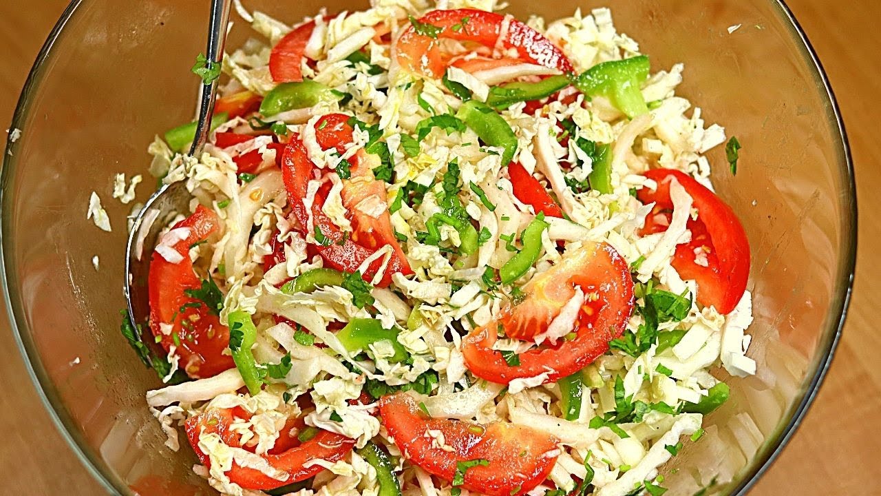 Dieser bunte Sommersalat mit Senf-Dressing ist super nicht nur zum Grillen, Chinakohl  Rezept
