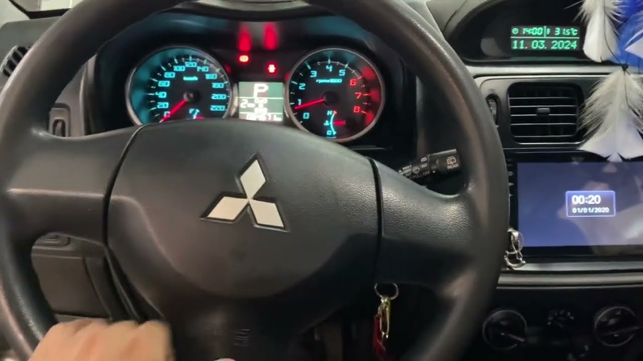 Localização dos fusíveis e reles da ventoinha da Pajero TR4