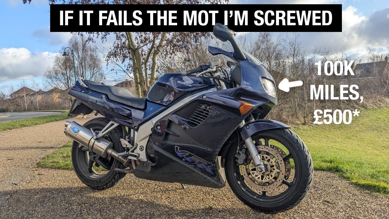 I Bought A 100k-Mile Honda VFR750 Sight Unseen For £500*
