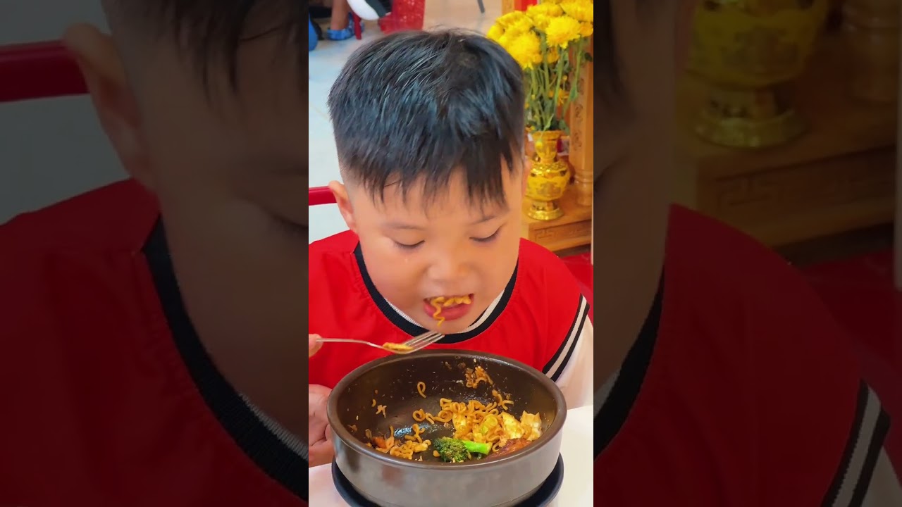 Gạo Đi Chơi và Ăn Mì Trộn Nagami