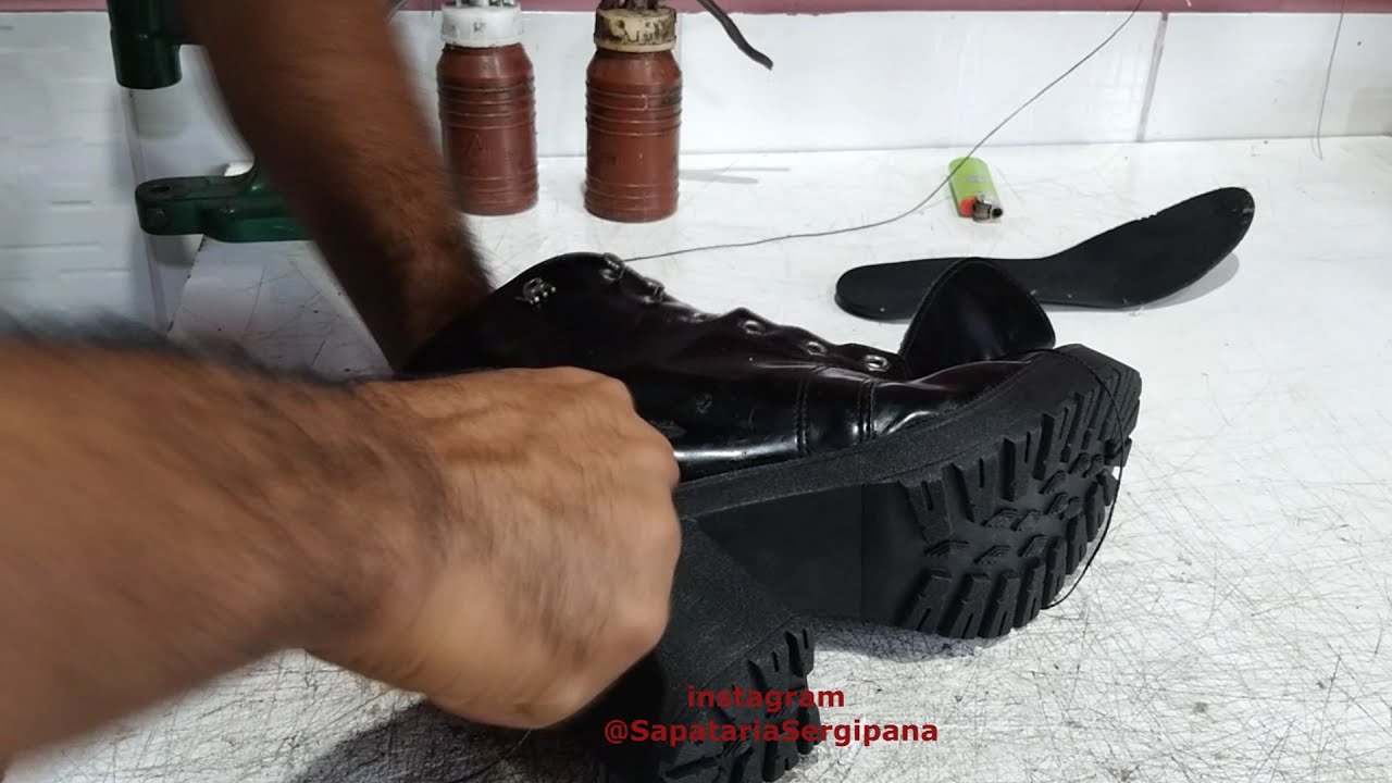 COLANDO E COSTURANDO SOLADO DE BOTA