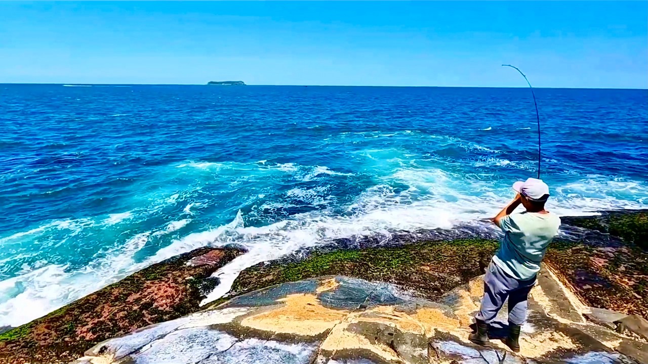 ESSE COSTÃO É INCRÍVEL! TEM MUITA VARIEDADE DE PEIXE E MUITOS PONTOS DE PESCA.
