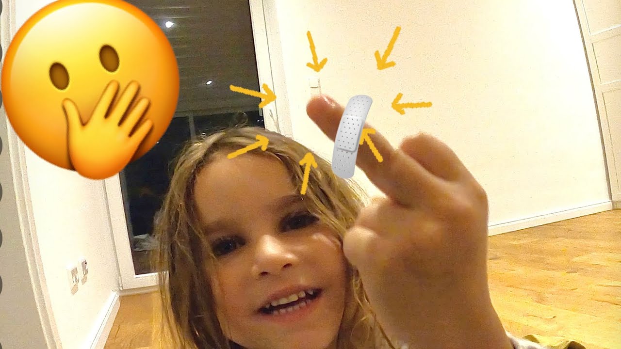 IMANI HAT AUA AM FINGER ☹️| Nader Louisa 