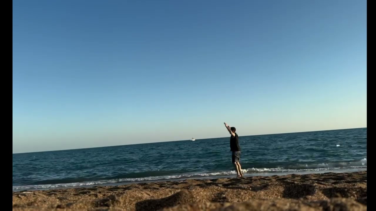 Razmafzar UK / MMA & Boxing Training on the Antalya Beach / Power, Technique, and Tranquility