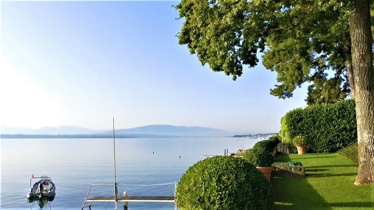 Villa pieds dans l'eau sur Terre Sainte (canton de Vaud)
