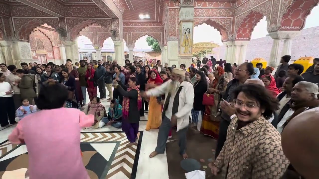 कनखी उड़ा ले गोपाल काम्बली ने भूल जावे लो