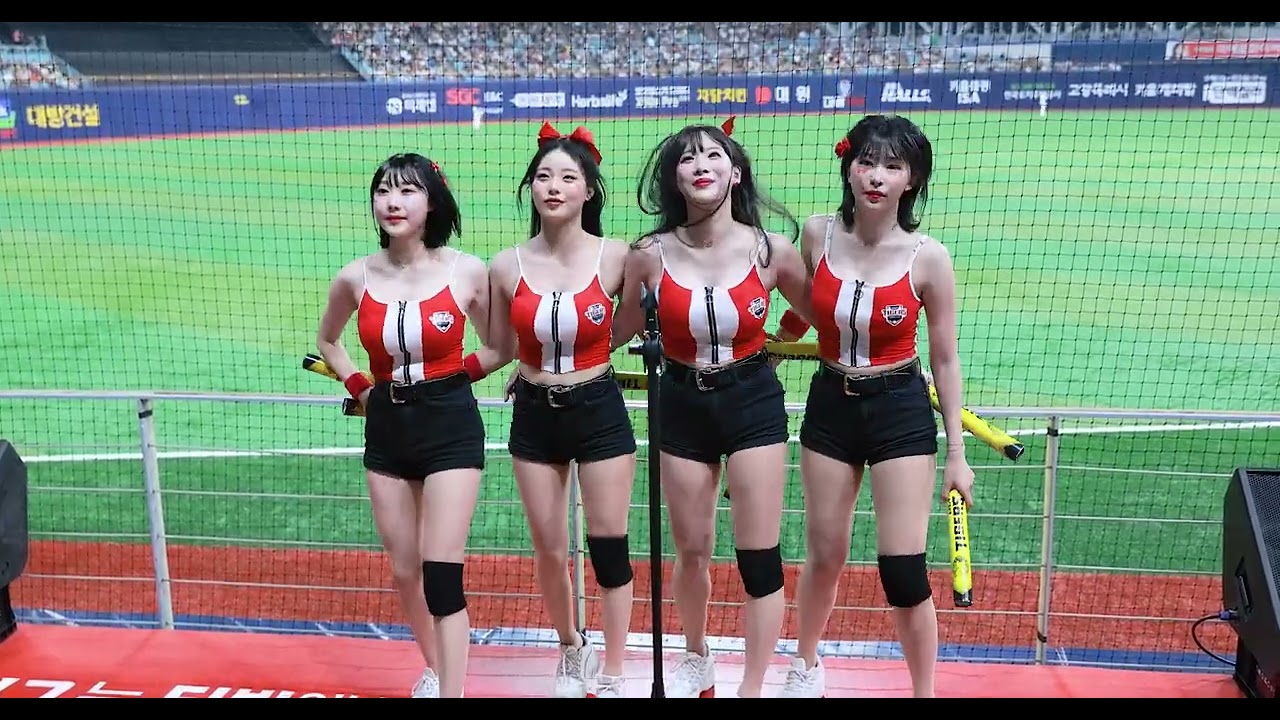 [4k] 2025 kia타이거즈 팀응원 직캠 #shorts #kia #기아타이거즈 #야구 #김한나 #한지은 #유세빈 #천소윤  #치어리더 #공연 #영상 #직캠 #아웃송