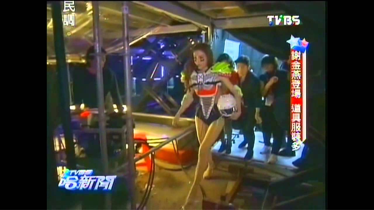 〈獨家〉北市府跨年晚會　謝金燕後台狂拉筋