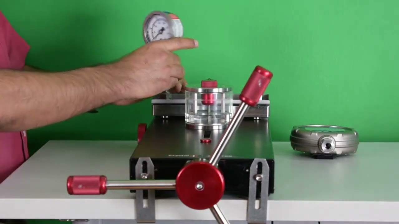 ¿Cómo calibrar manómetros con la bomba comparadora de Ametek - Crystal? || #MideBien