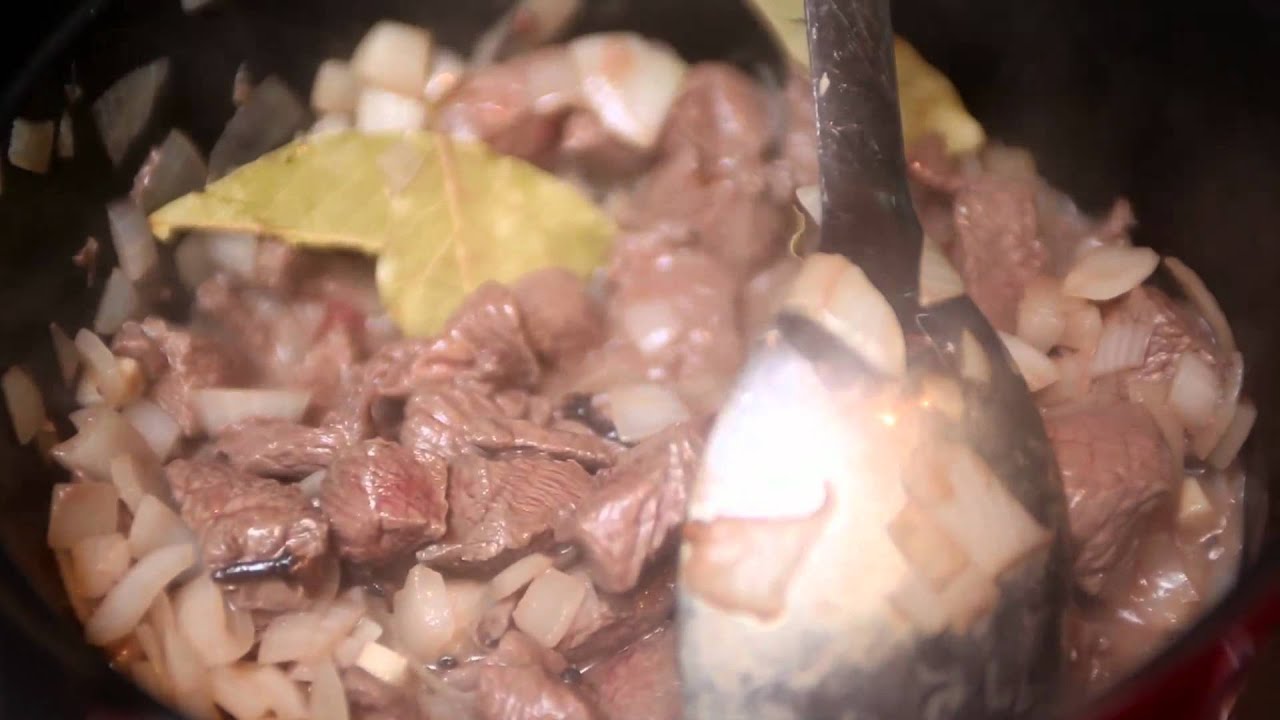 Bereidingsvideo wild: In bier gestoofde hertenbout