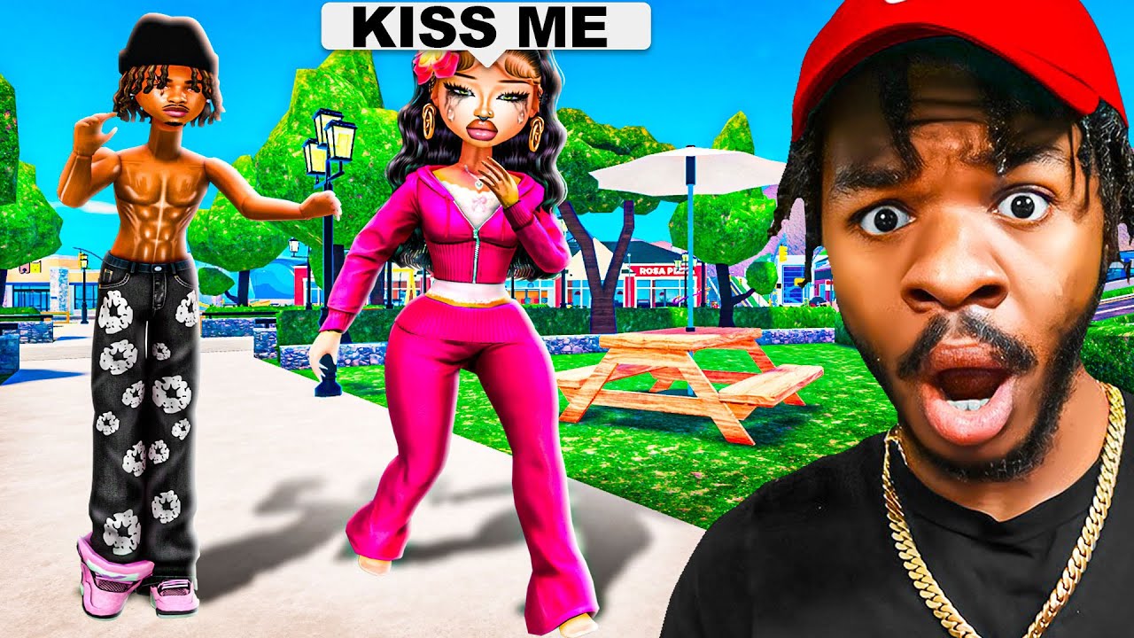 CREEPY ONLINE DATERS Stalk My GIRLFRIEND On ROBLOX SNAPCHAT In LifeTogether 🏠 RP