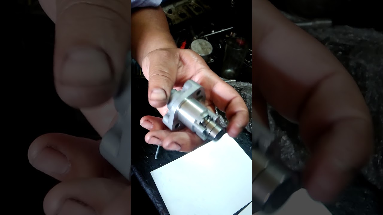 Esticador de corrente da srad 750 encolhendo a pressão para colocar no motor