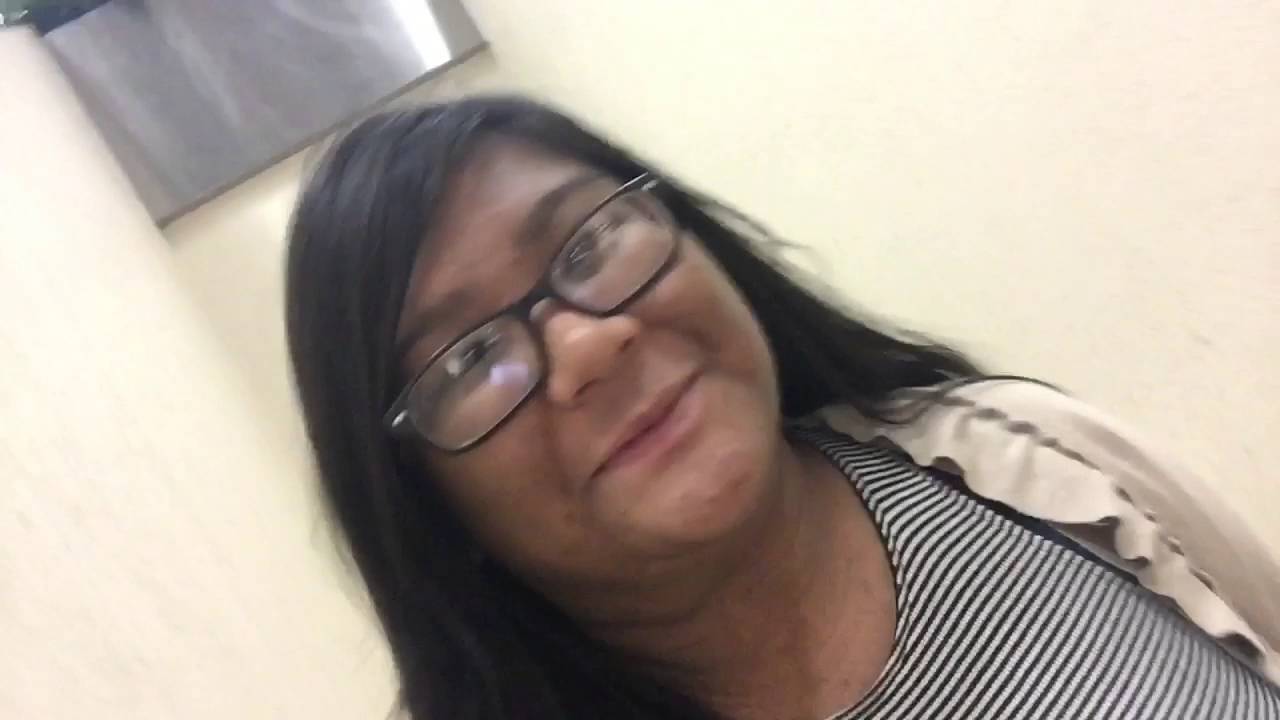 Shopping at Kahala Mall in Oahu