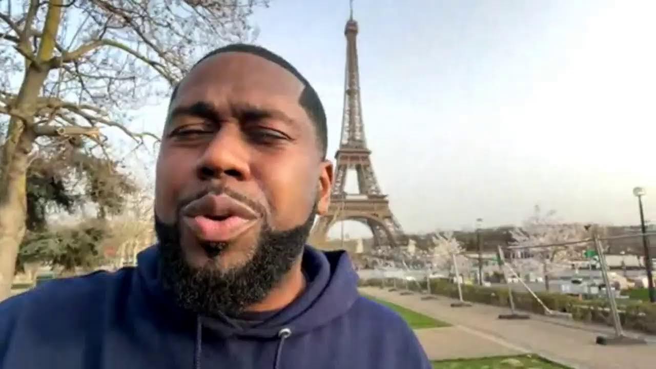 Live in Paris, France