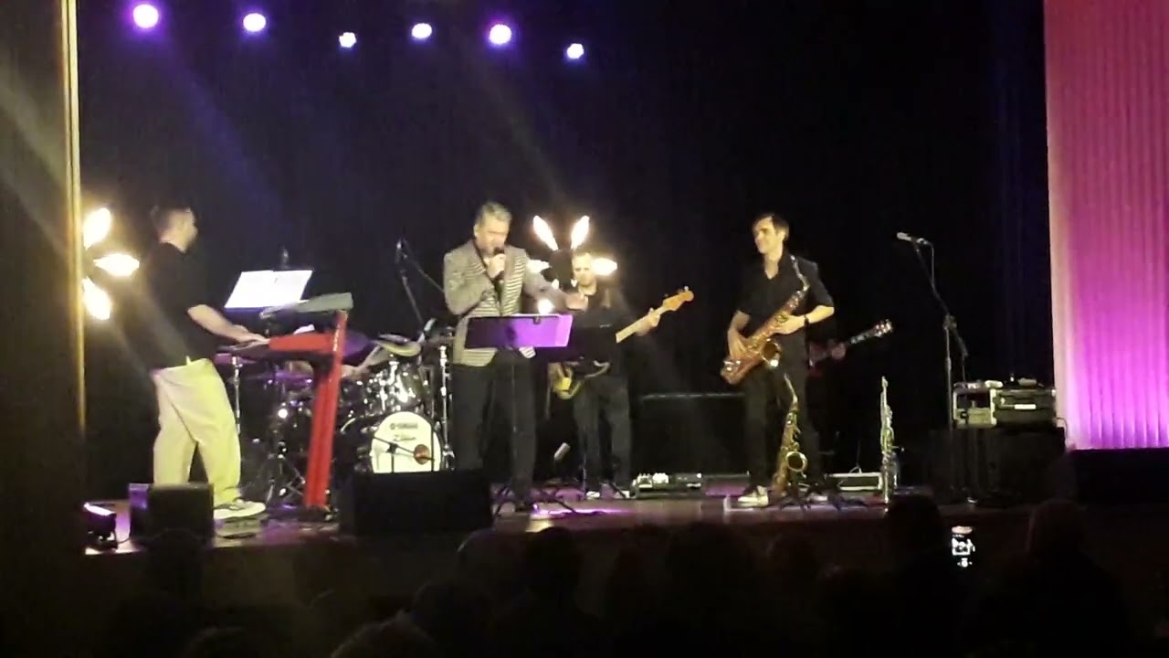 Marcin Nowakowski (feat. Kuba Badach) - Na R&oacute;żowo (Poznań 24.11.2023)