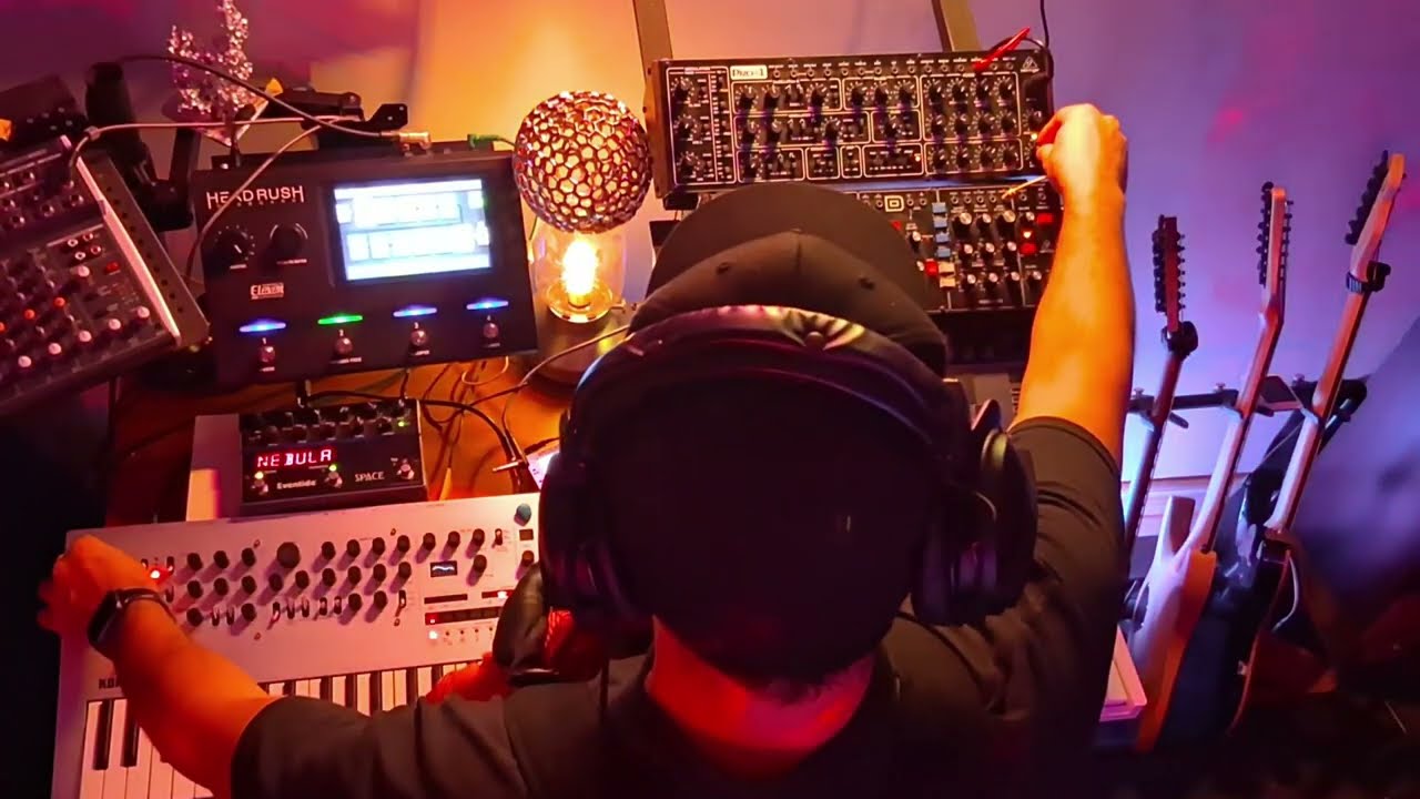 Synth Jam with a Baby - Rolling Waves Behringer Model D