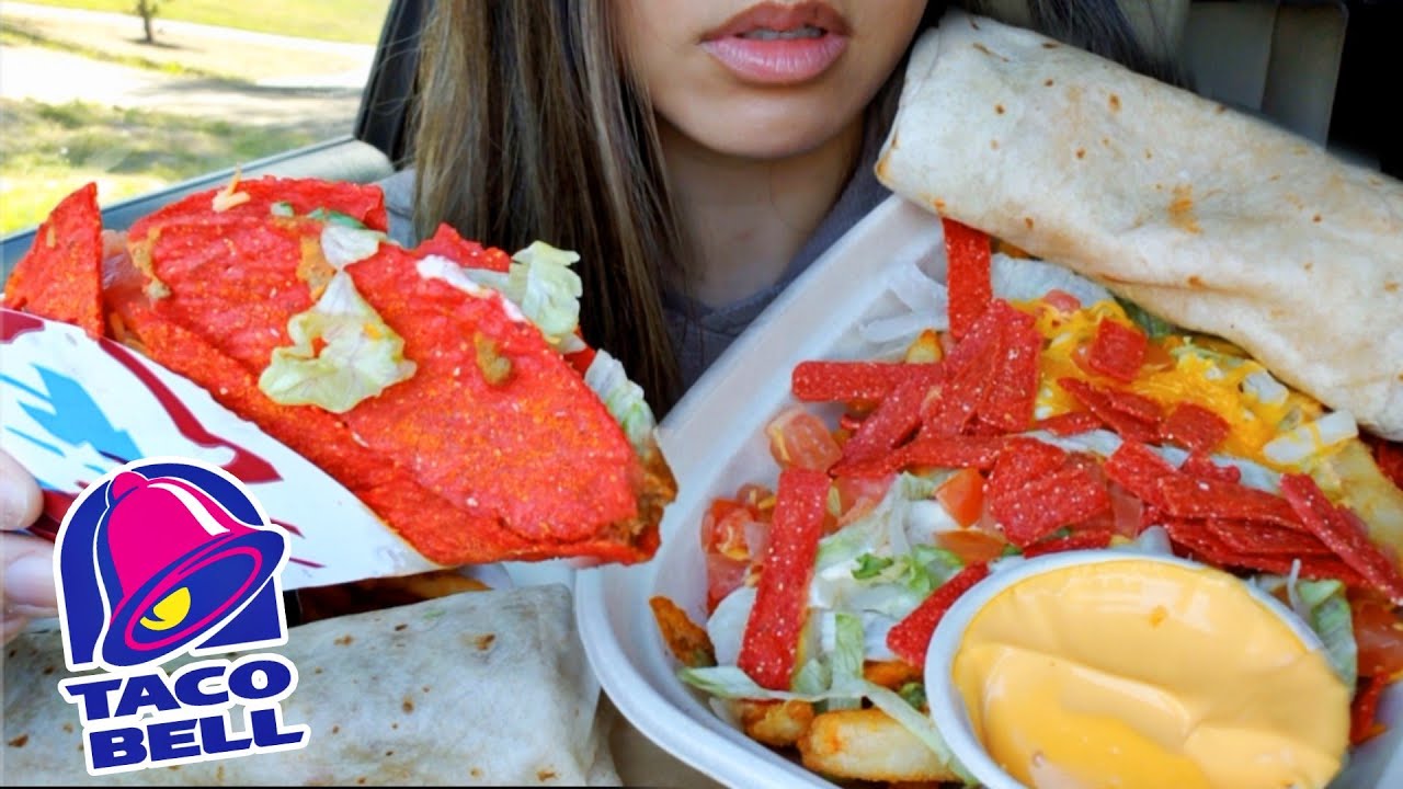 ASMR EATING TACO BELL CAR MUKBANG FLAMIN HOT LOADED NACHO FRIES CHEESE NO TALKING REAL TWILIGHT SHOW