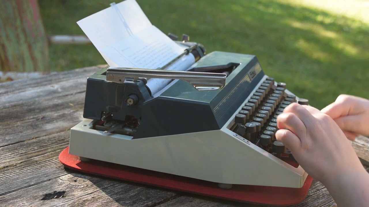 typewriter sounds at sunset | ASMR | 1976 Erika 30