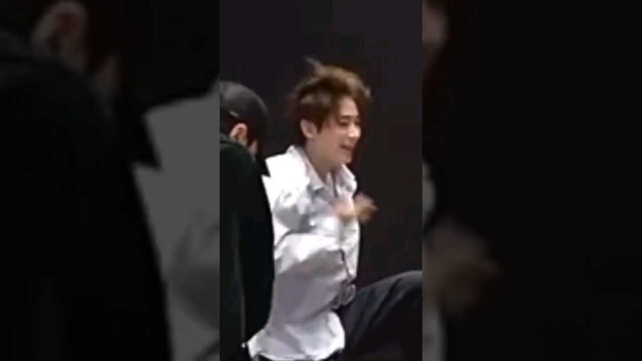 omg sunoo suddenly hit sunghoon hand🤭 his smile #kpop #enhypen #sunghoon #sunoo