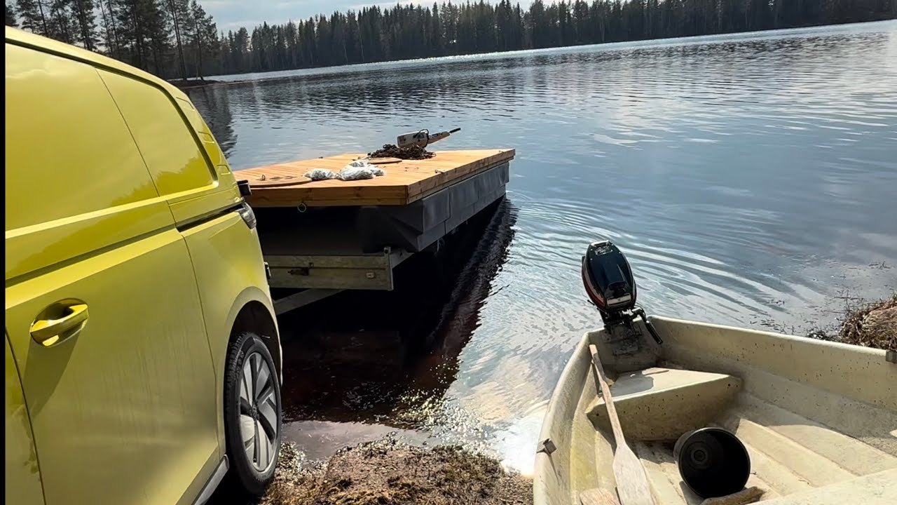 4wd volkkari = takaveto.  K-18 action rannassa,, mukana rekkamies.