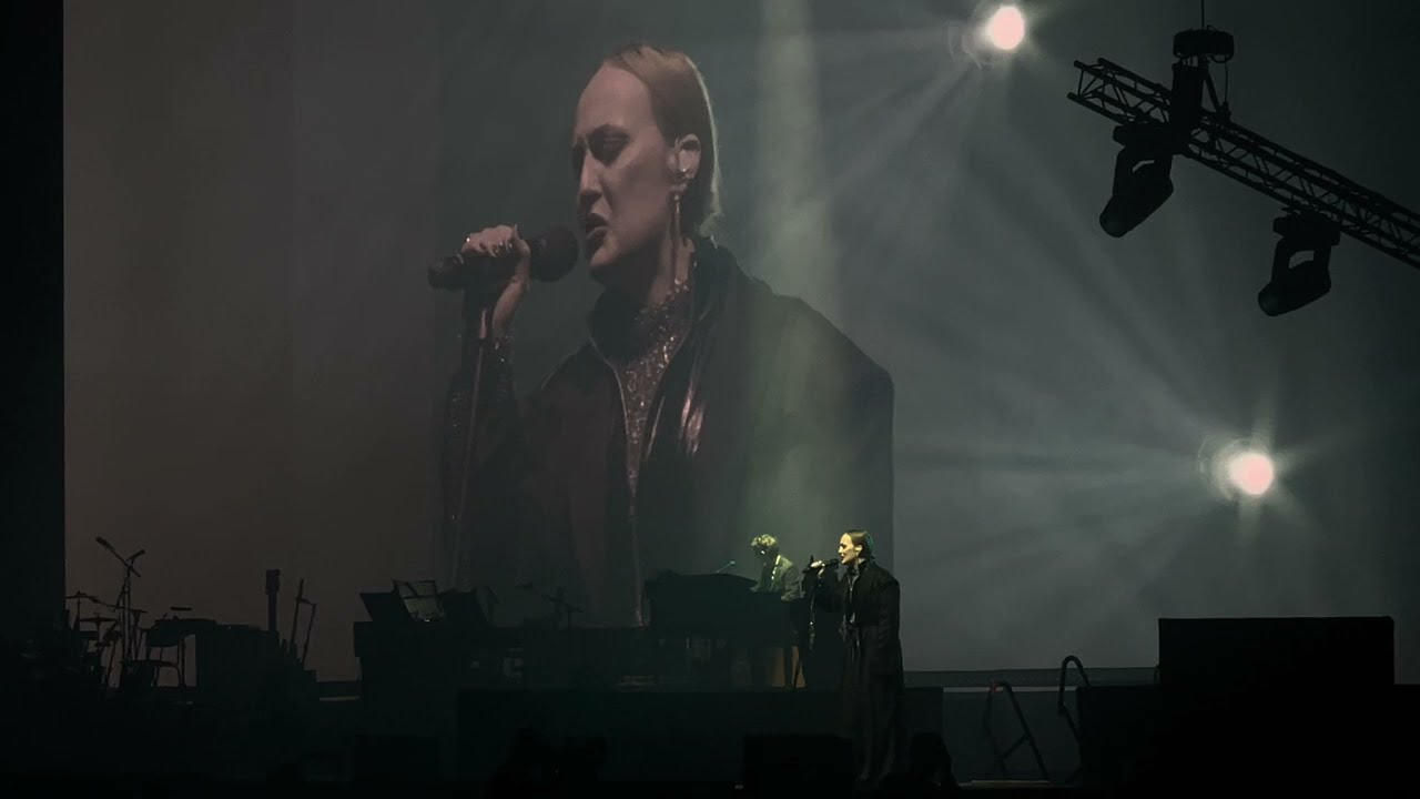 Moonica Mac - Vaggsång kl.4 (Live @ Tele2 Arena, Stockholm 2024) 🕓