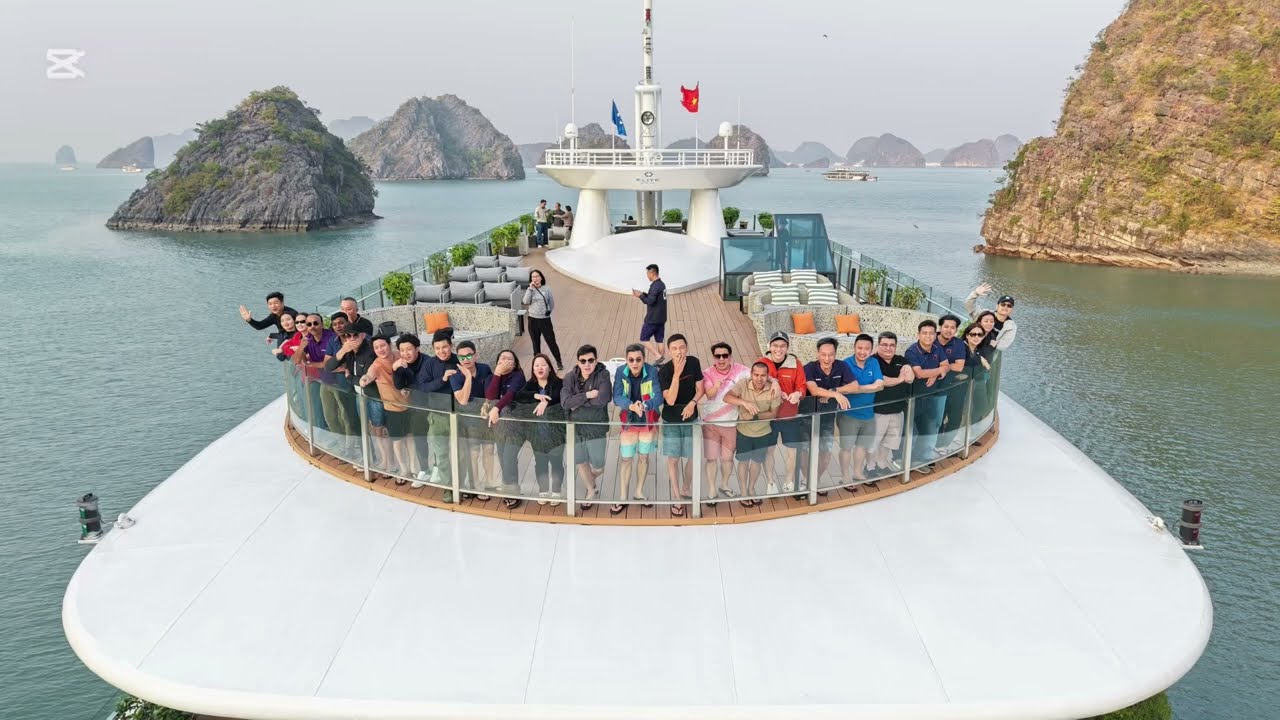 Netpoleon Group in Ha Long Bay - Jan 2025