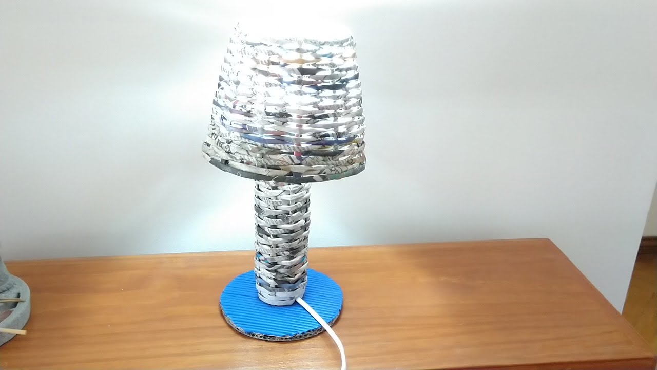 Cómo hacer un velador / lámapra con periódicos / DIY / Lamp with newspaper/ RECICLAR PAPEL