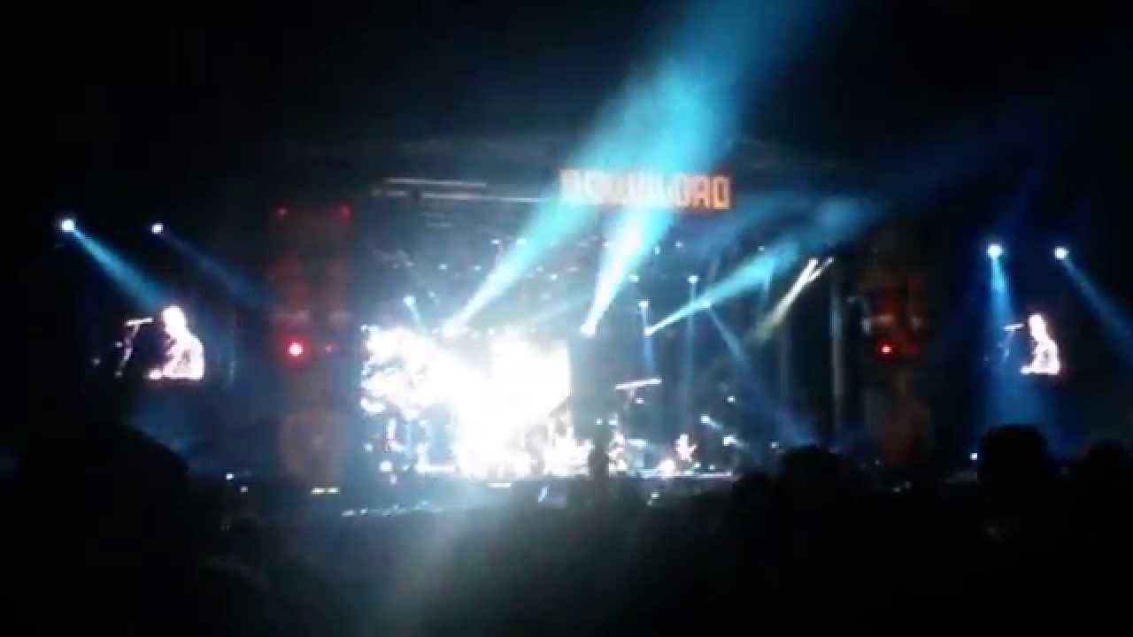 MUSE download 2015 Matt Bellamy says f**k the Leicestershire police