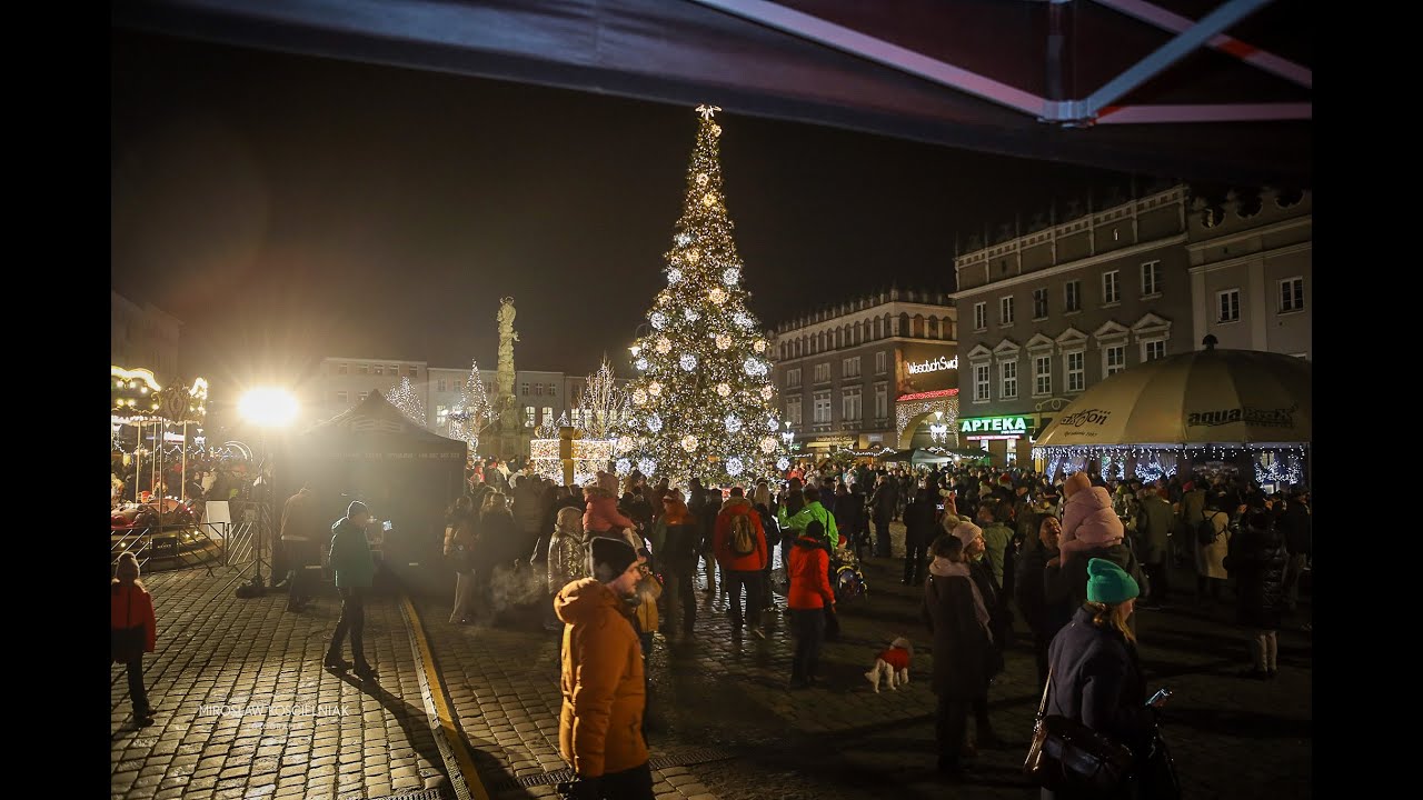 Racib&oacute;rz. Rozświetlenie choinki na Rynku