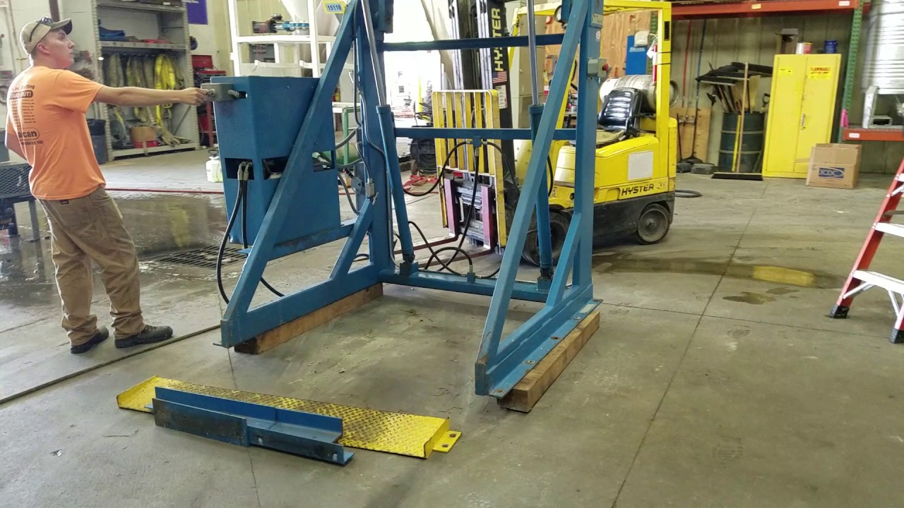 Used Tubar Gaylord Box Dumper 2000 lb capacity