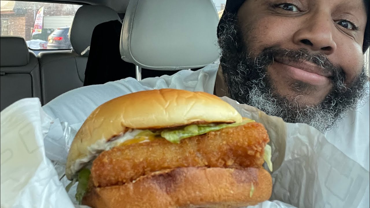 Wendy’s Panko Fish And Cheesy Bacon Cheese Burger