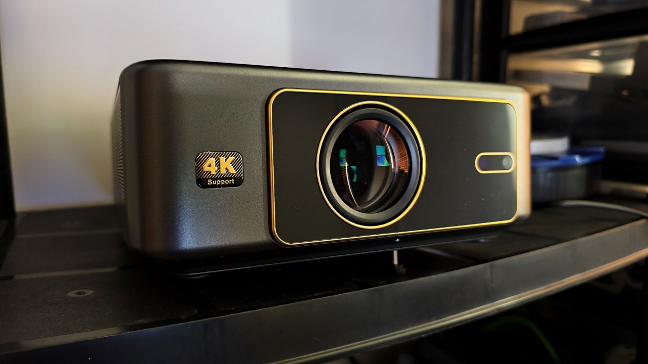 AUN U002 Android Projector - 850 Lumens - HDR - Auto Focus (Under £250)